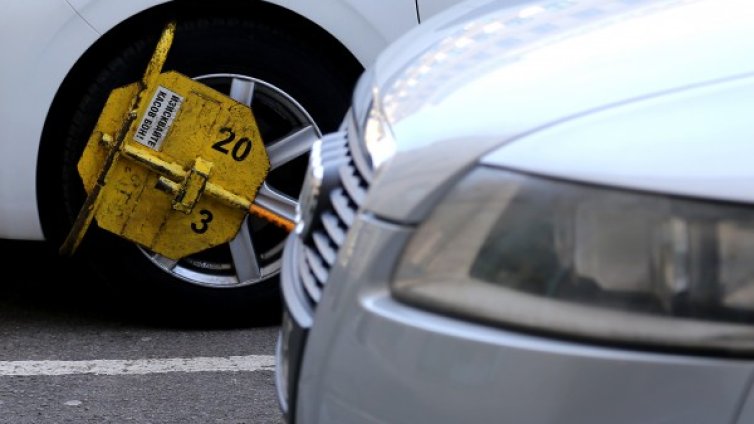 Парадокс &ndash; глоба за паркиране във Варна, шофьорът в Русе