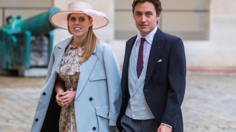 Принцеса Беатрис се омъжи с тиарата, с която се венча и Кралицата