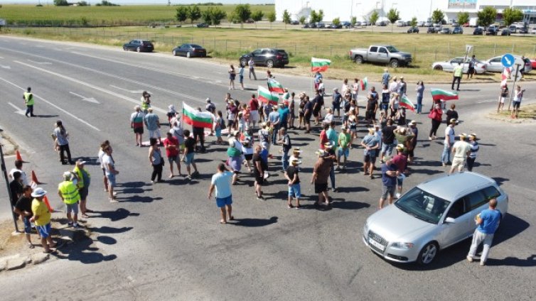 Протест блокира пътищата Русе-Варна и Русе-Кубрат