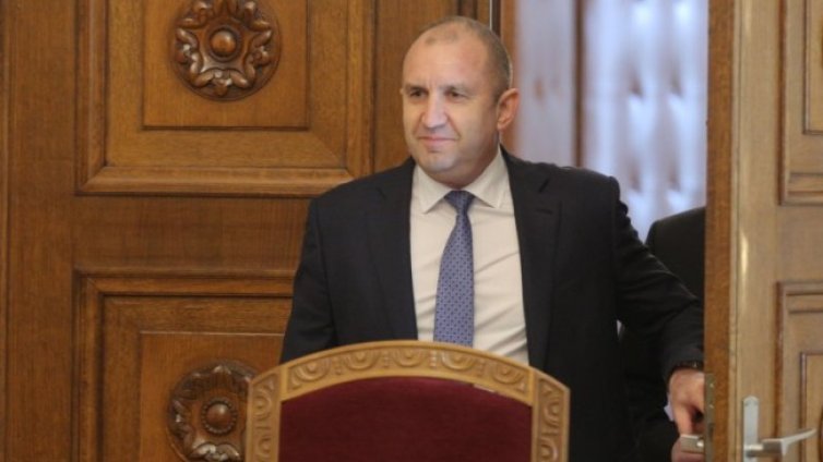 Радев: Наследството на катастрофиралата автокрация е тежко