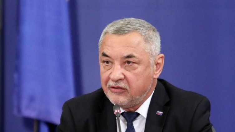 Валери Симеонов: Протестите сериозно нарушават закона  