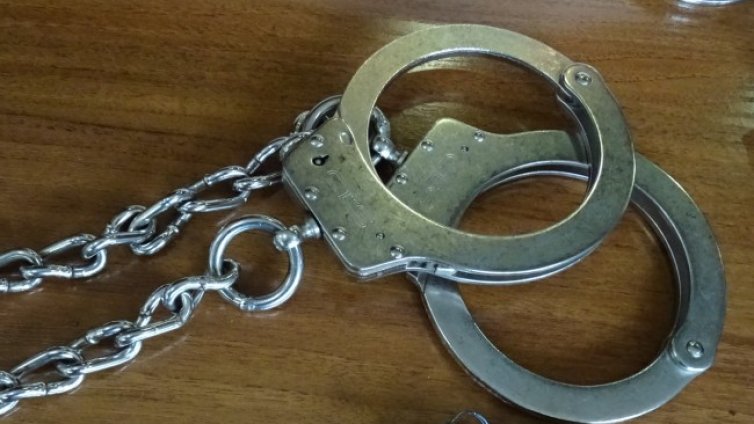 Задържаха двама във Варна, откраднали каса с 25 000 лева