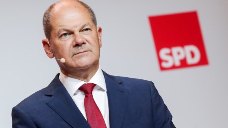 "Министърът с базуката" - може ли той да наследи Меркел?