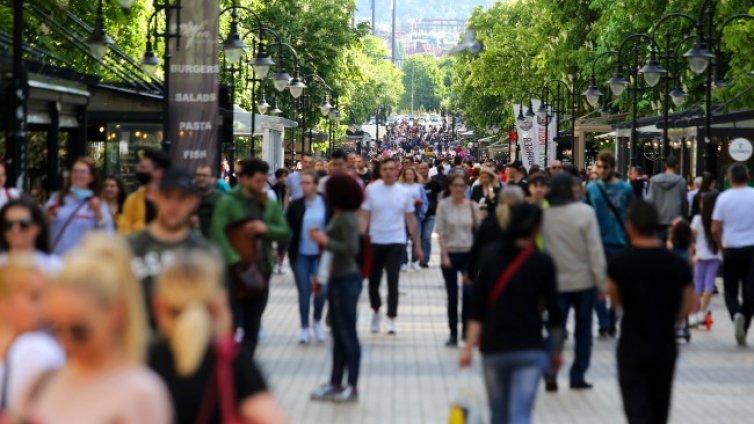 Ох, на мама! 49% от българите на възраст 25-34 г. живеят с родителите си