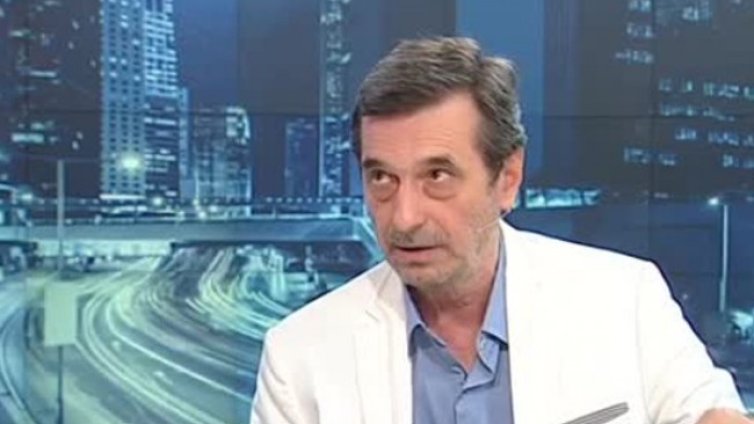 Не трябвало да се намалява броя на депутатите, смята Манолов