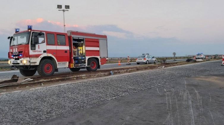 3 обърнати ТИР-а за месец, загинали... АМ "Тракия" между км 160 и 168 