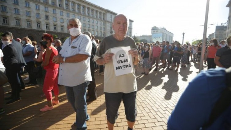 49-ият ден на протести: Блокадите остават, шествията продължават