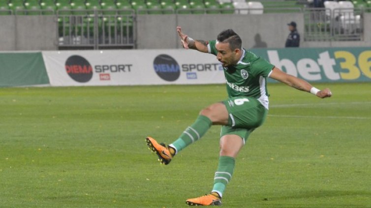 Трудна победа: Лудогорец удари с 2:0 Етър