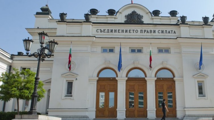 Криза, протести... Какъв ще е новият политически сезон?