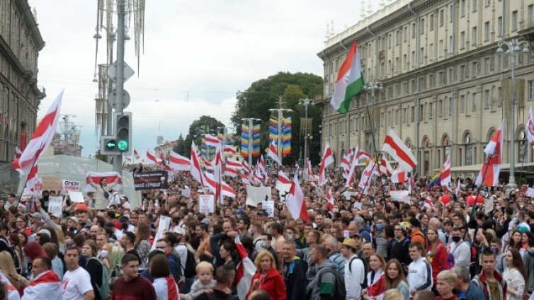Помага ли спирането на интернета за ограничаване на протестите? 