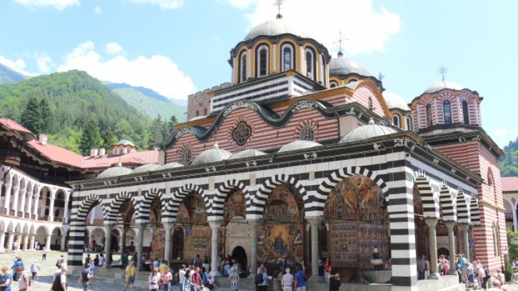 Коронавирус и в Рилския манастир 