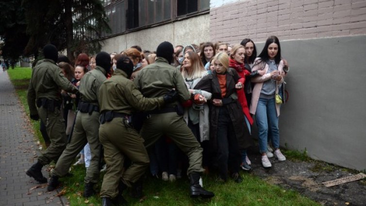 Протестите в Беларус продължават, 30 задържани през днешния ден