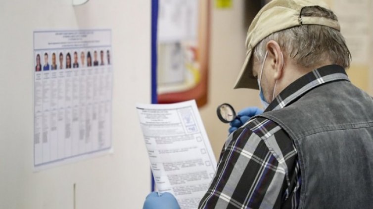 Символични победи за съюзници на Навални на изборите в Сибир