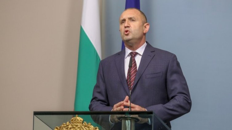 Радев ще участва в учредяването на фондация на млади лекари 