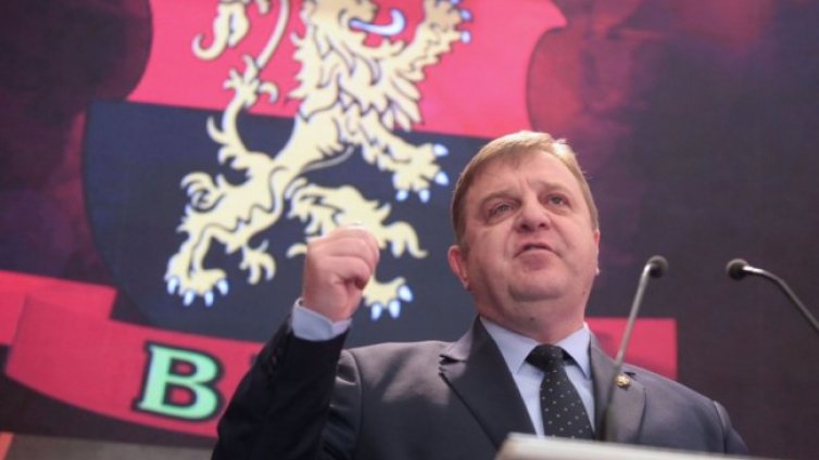 Каракачанов готов да е гарант на диалога в политическата криза  
