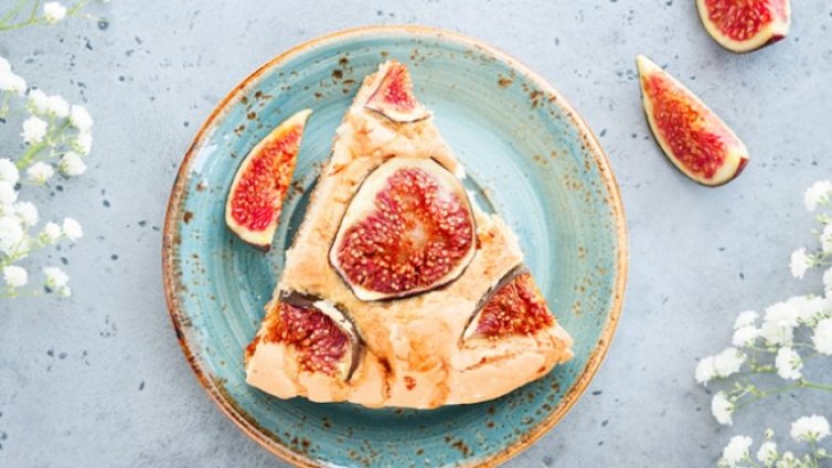 Рецептата Dnes: Кекс със смокини и бадемово брашно 