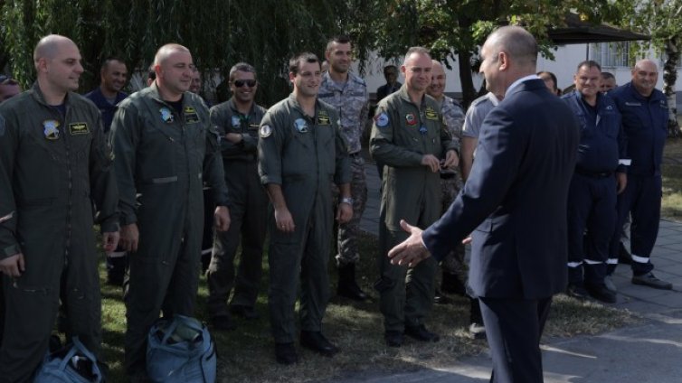 Военните пилоти с малко полети - заплаха за  сигурността им 