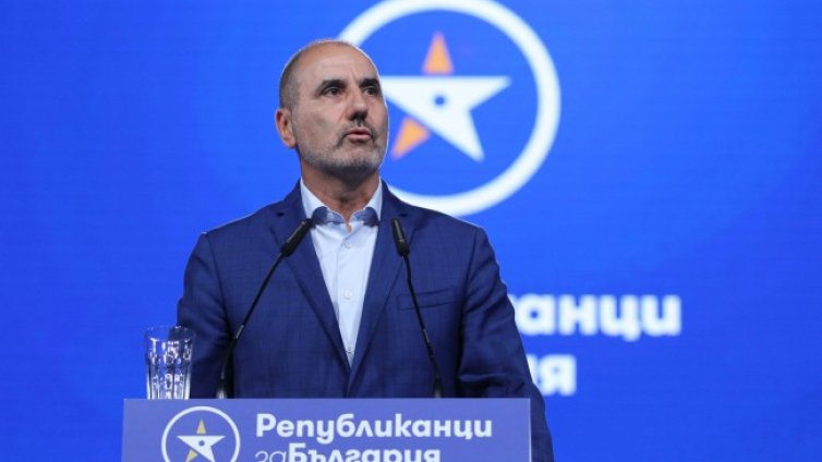 Цветан Цветанов се явява като нов политически играч