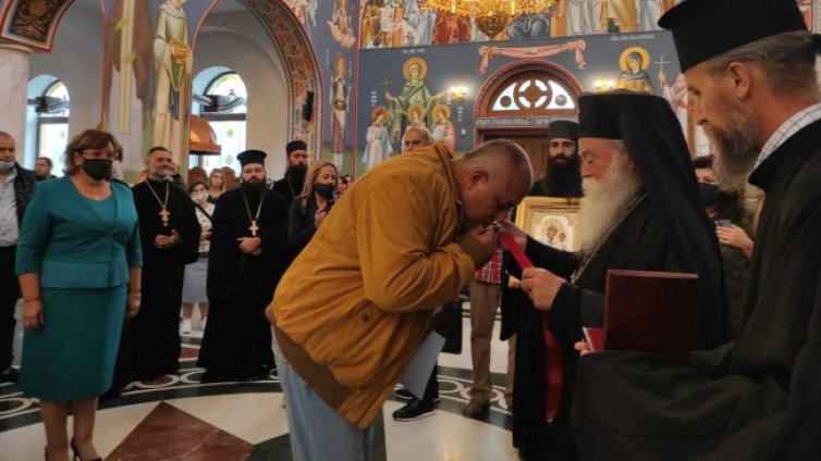 РЗИ-Ловеч глобява МС, Борисов бил без маска в катедралата 