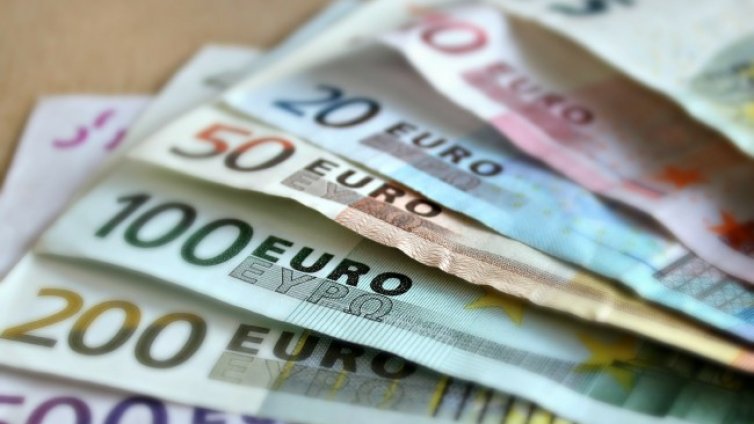 В пандемията безработицата в ЕС се е увеличила до 7,4%
