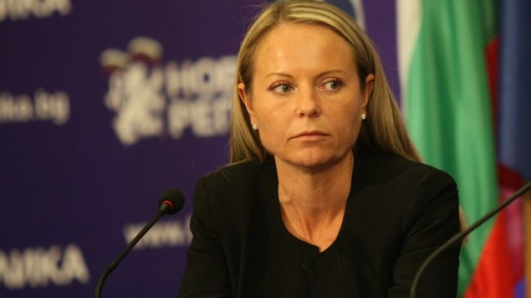 11 заразени медици с COVID-19 и първо затворено училище в Пловдивско