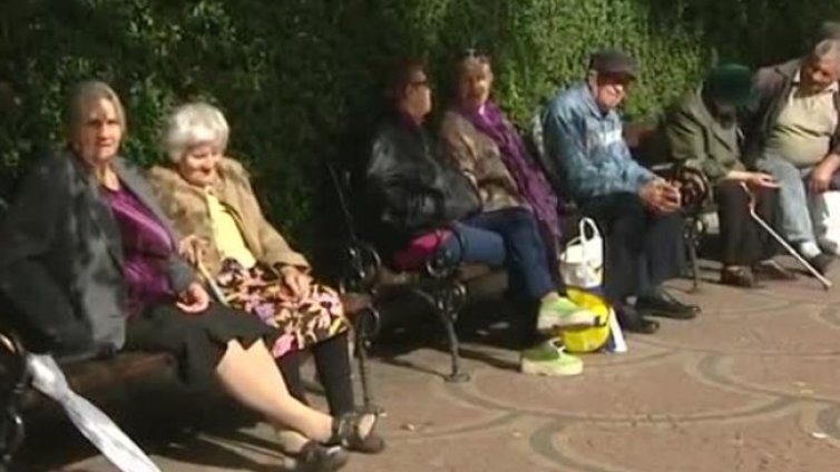 Надбавки на пенсионери, но достатъчни ли са?