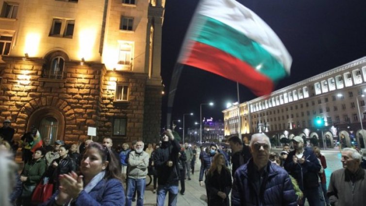 Политолози: Има глад за политическа алтернатива извън БСП и ГЕРБ