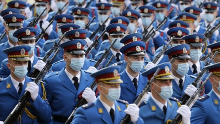 Маските в Сърбия задължителни за всички и на открито