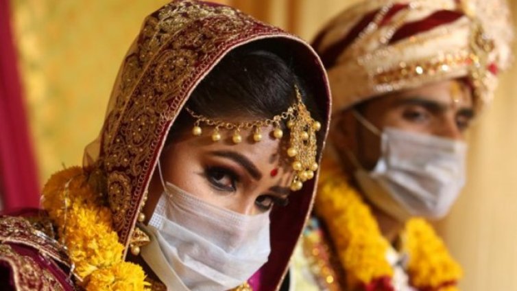 Сватбите се превърнаха в огнища на коронавируса. Как?