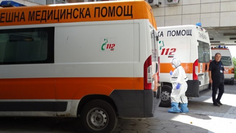 Жена на 49 г. почина, пет болници в Пловдив не я приеха за лечение