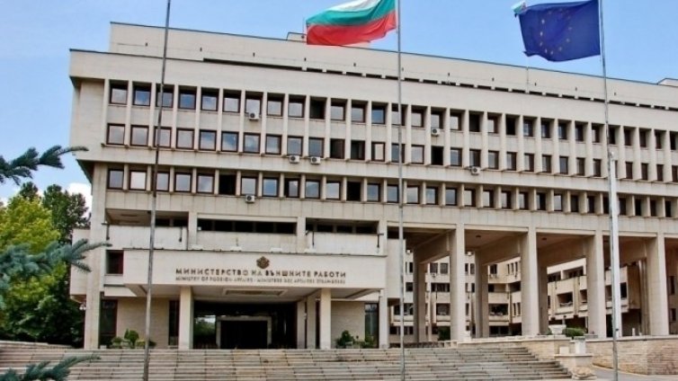 МВнР: За момента не се обмисля цялостно затваряне на Гърция 