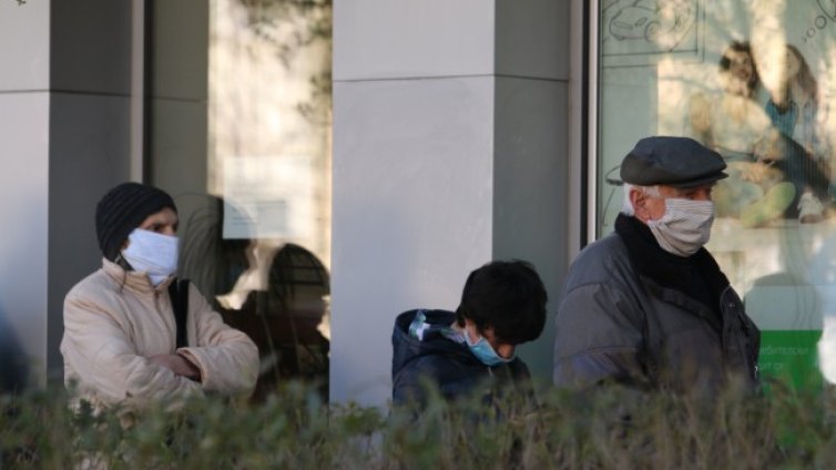 Кметът на Кюстендил призова хора да взимат пенсиите си от пощальон или банкомат