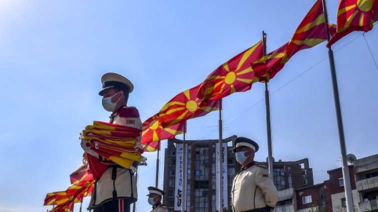83,8% от българите са против подкрепата за Македония по пътя към ЕС