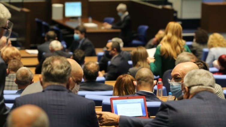 Липса на кворум провали заседанието на парламента 