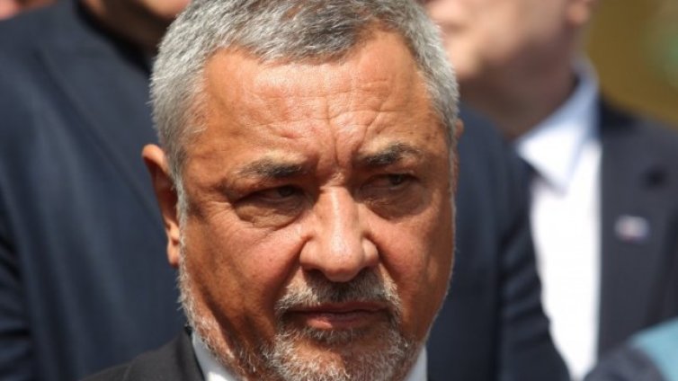 Трима депутати от ОП са с коронавирус, единият в тежко състояние 