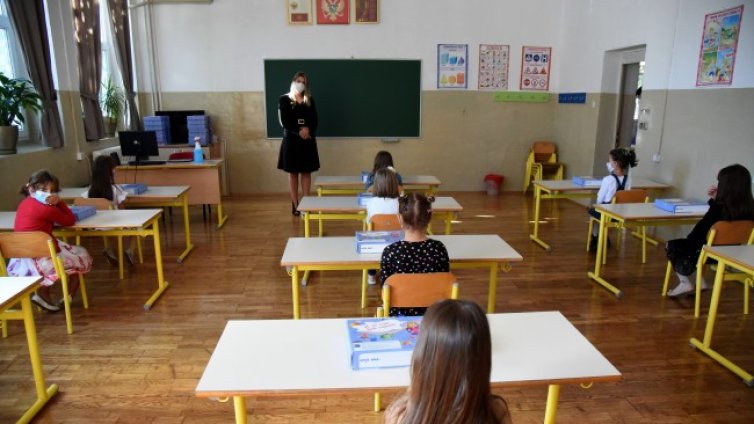 Гръцка учителка без маска в час отива за 1г. в затвора