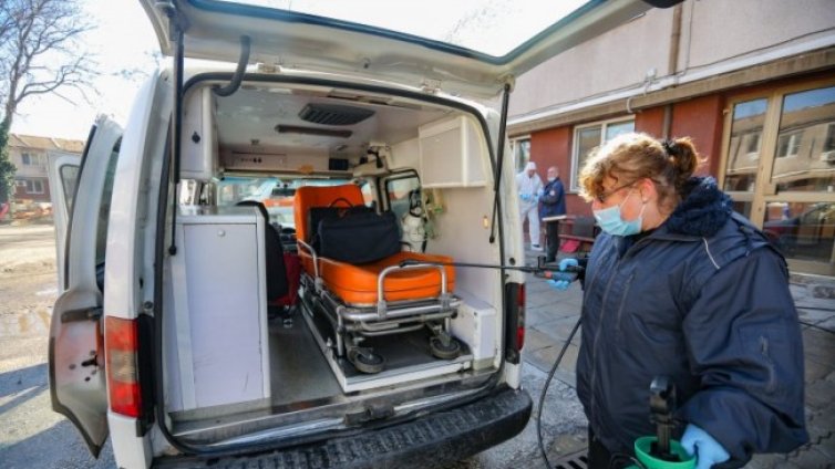 Лекарка от Спешна помощ пострада в катастрофа