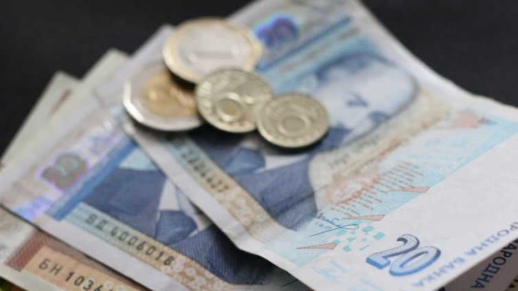 Четири от пет българи с мобилно или интернет банкиране