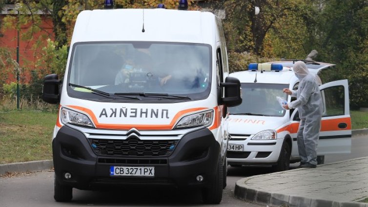 В болниците правят списъци на чакащите с COVID-19