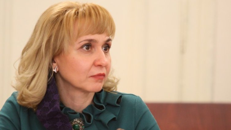 Омбудсманът: Да се отмени забраната за пазаруване на възрастните