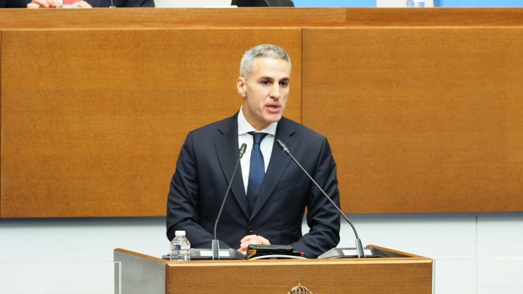 Гюров: Прави се анализ дали US самолетите могат да бъдат преместени