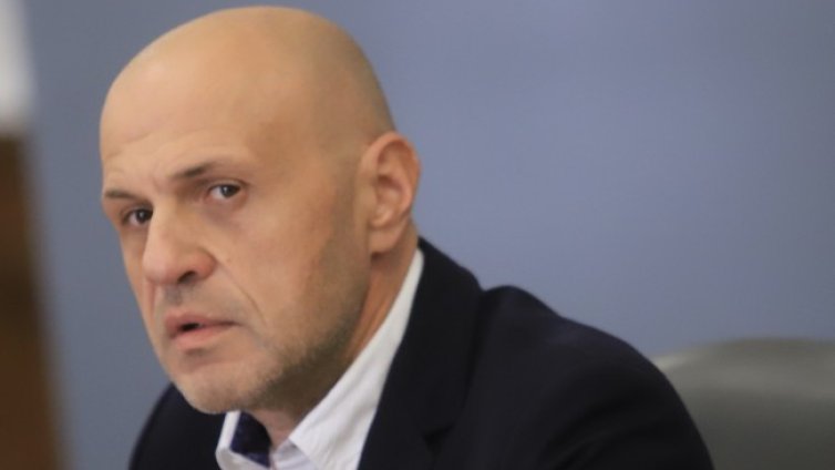 Дончев: Здравната система не е на ръба на силите си, но е под неимоверен натиск