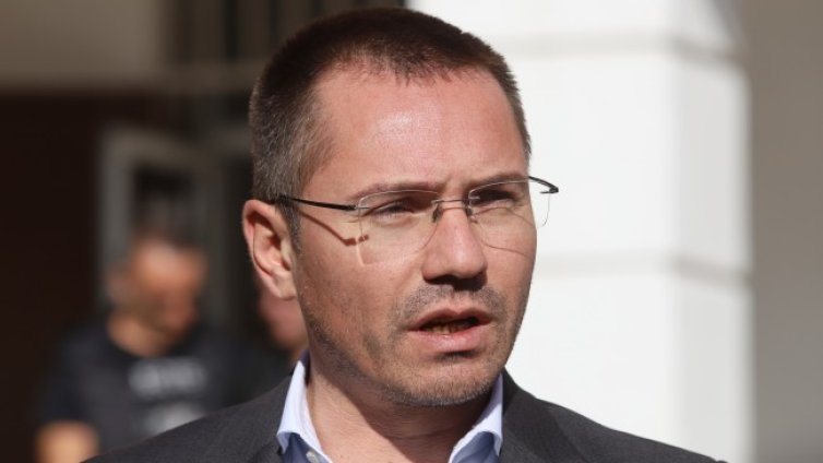 Джамбазки: Ние сме ВМРО, а не клуб по везане на гоблени