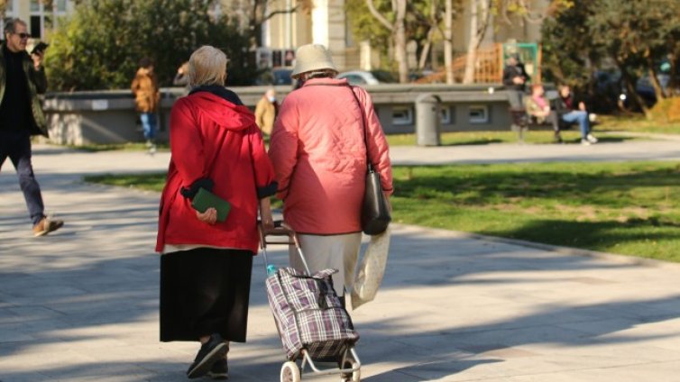 Кабинетът решава дали да наложи частичен локдаун 