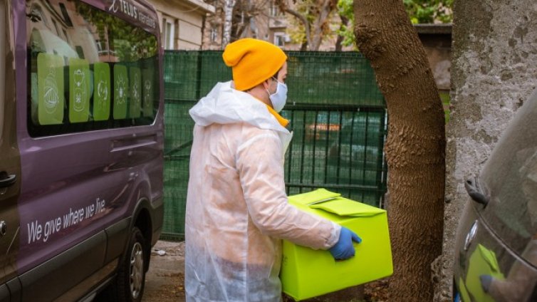 Два месеца доброволци помагат на хора в нужда по време на TELUS Дни на подкрепа 