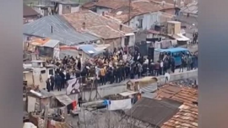 Над 100 души празнуват в Хасково без маски и социална дистанция