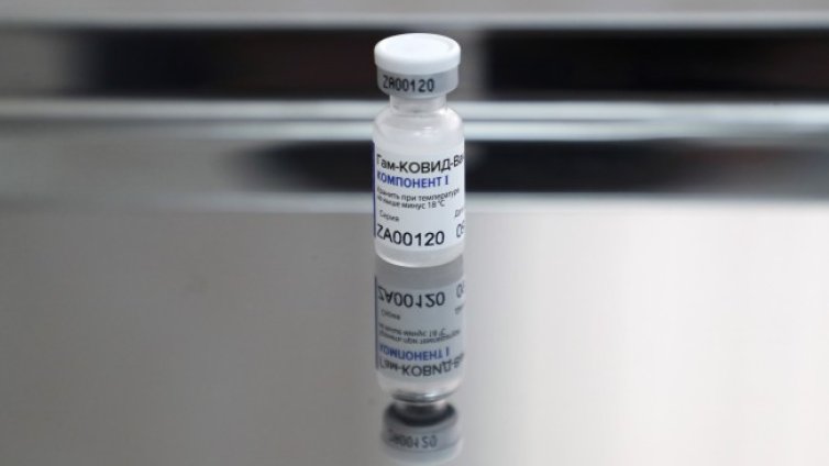 Български медици за опита си с руската ваксина срещу COVID-19