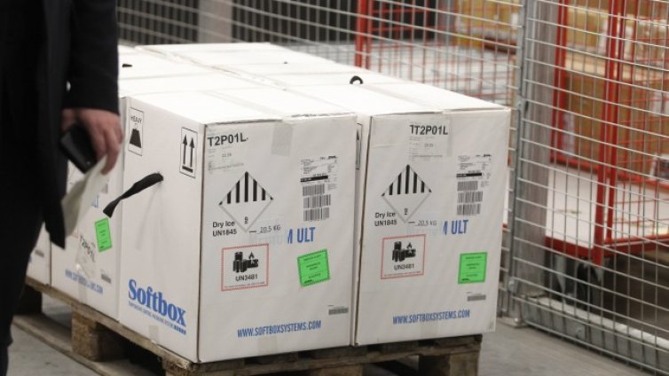 Втората пратка от ваксините срещу коронавируса е у нас 