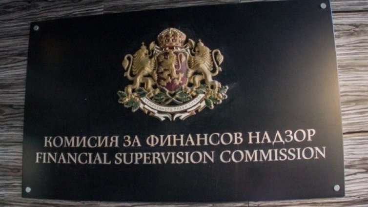 KФН предупреждава: Инвecтиции, пpeпopъчaни oт изĸycтвeн интeлeĸт, нocят pиcĸoвe