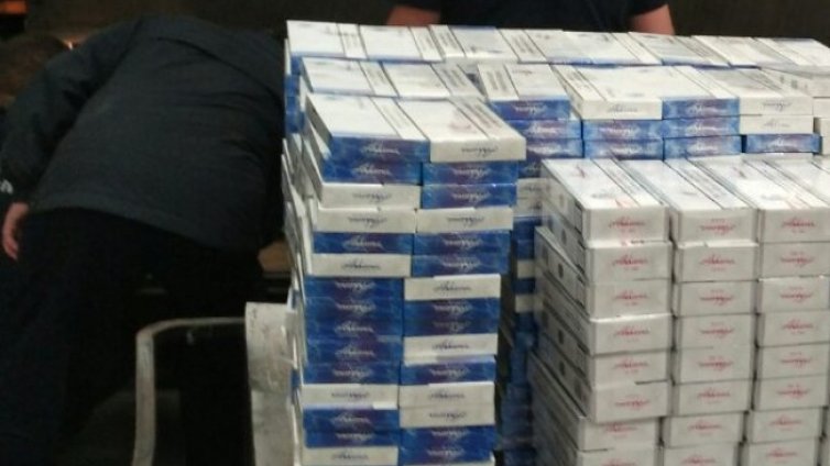 Задържаха мъж, превозвал цигари без бандерол за 17 000 лв.